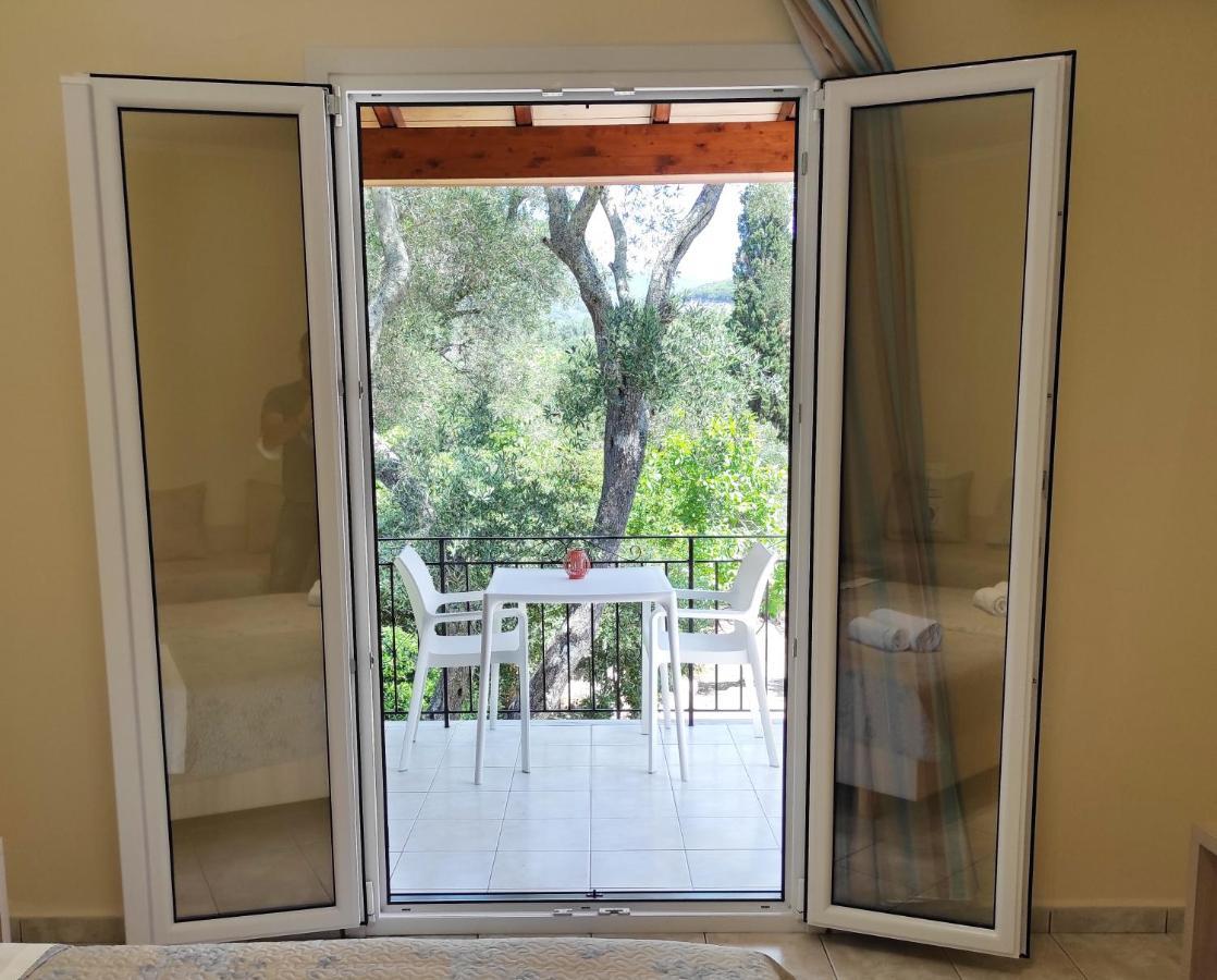 Villa Eleni - Studios Liapádesz Kültér fotó