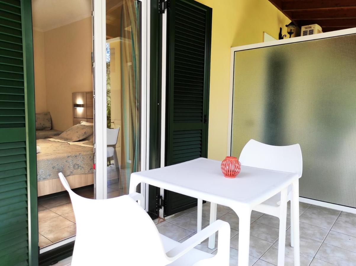 Villa Eleni - Studios Liapádesz Kültér fotó