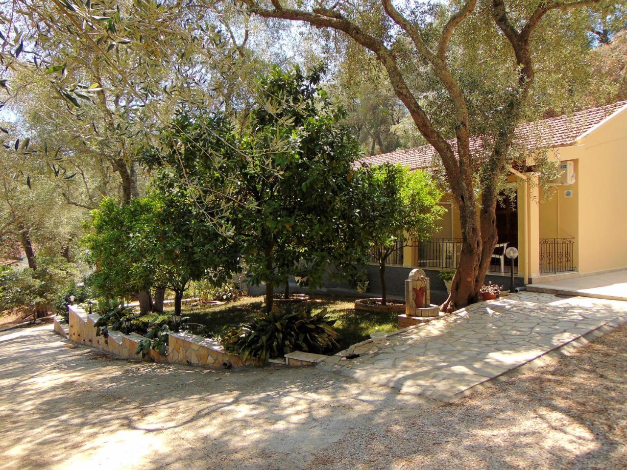 Villa Eleni - Studios Liapádesz Kültér fotó